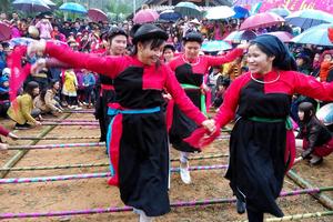 Phát triển du lịch dựa trên bản sắc văn hóa các dân tộc
