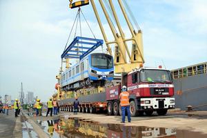 TP HCM: 6 toa tàu của tuyến metro số 1 (Bến Thành - Suối Tiên) đã cập cảng Khánh Hội