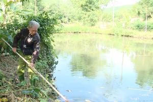 Lá đơn xin ra hỏi hộ nghèo của ông cụ đơn thân