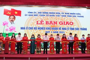 Tỉnh Sóc Trăng bàn giao 849 căn nhà cho hộ nghèo