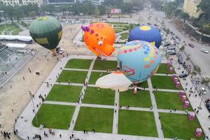 Lần đầu tiên 22 khinh khí cầu bay trên bầu trời Tuyên Quang