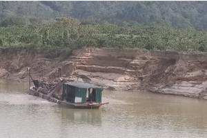 Khai thác cát trên sông Krông Nô gây sạt lở nghiêm trọng đất sản xuất