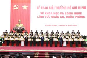 Chủ tịch nước trao Giải thưởng Hồ Chí Minh về khoa học và công nghệ cho 2 công trình thuộc lĩnh vực quân sự, quốc phòng