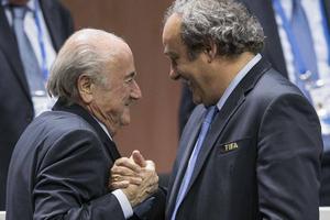 Cựu Chủ tịch FIFA Blatter “không khỏe” tại phiên xét xử tham nhũng