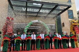 Vietcombank Phú Thọ khánh thành trụ sở hoạt động mới