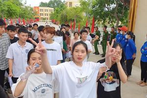 Hơn 36.00 thí sinh hoàn thành bài thi trong ngày đầu kỳ thi THPT