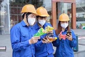 Hơn 200 ngàn giải thưởng được trao cho người tham gia chương trình “Xé ngay trúng liền”