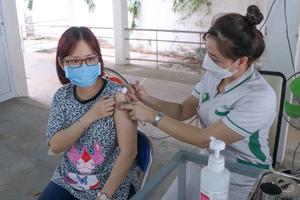 Đẩy nhanh tiến độ tiêm vắc xin phòng Covid-19