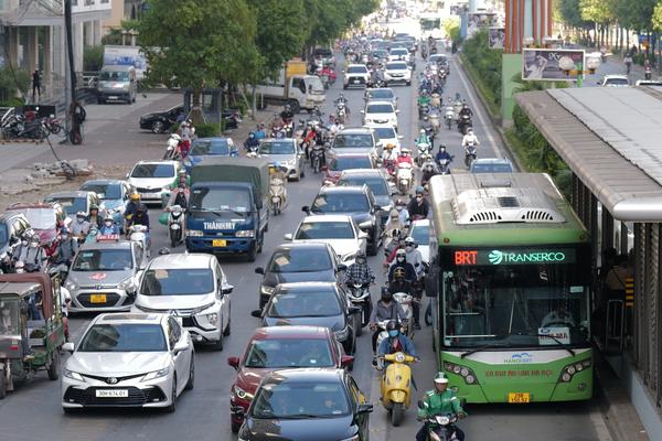 BRT Hà Nội chậm chạp sau 6 năm triển khai