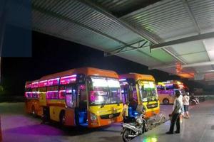 Xăng giảm nhưng nhiều nhà xe vận tải hành khách chưa giảm giá vé