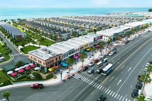 Đại lộ mua sắm tăng sức hút cho du lịch Hồ Tràm 
