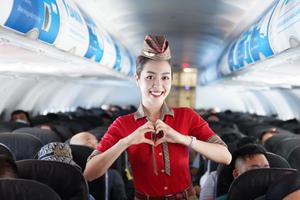 Bay quốc tế không lo về giá với khuyến mãi thứ 2 hàng tuần, Vietjet thôi!