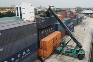Giải pháp để nâng cao năng lực xuất khẩu hàng hoá trên các tuyến đường sắt