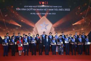 Chủ tịch HĐTV EVNNPC được vinh danh Doanh nhân tiêu biểu Việt Nam 2022