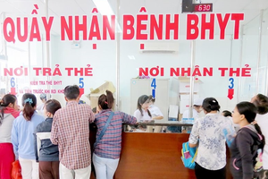 Tăng giá dịch vụ y tế nhưng không tăng gánh nặng thêm cho người dân