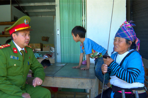 Người “thắp lửa” giữa đại ngàn