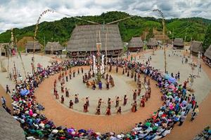 Bổ sung kiến thức cho cộng đồng thực hiện hiệu quả Chương trình Mục tiêu quốc gia phát triển vùng DTTS