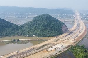 Dốc toàn lực hoàn thành cao tốc Mai Sơn - QL 45 vào ngày 31/12 