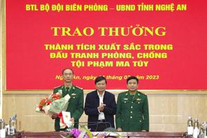 Trao thưởng ban chuyên án triệt phá 3 đối tượng và 16.000 viên ma túy