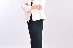  Kobayashi Eiko – Người kể câu chuyện thời đại qua trang phục kimono