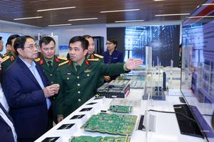 Thủ tướng thăm, làm việc với Tập đoàn Viettel
