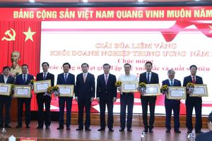 Đảng ủy Khối Doanh nghiệp Trung ương tổng kết và trao Giải Búa liềm vàng năm 2022