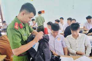 Thanh Hoá: Phát hiện nhiều học sinh mang theo hung khí đến trường