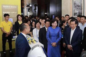 Khách hàng trải nghiệm nhiều tiện ích tại Hệ sinh thái Ngân hàng số Nam A Bank