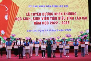 ​Tuyên dương khen thưởng cho 550 học sinh, sinh viên tiêu biểu