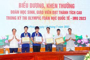 Khen thưởng học sinh, giáo viên đạt thành tích cao trong Kỳ thi Olympic Toán học quốc tế - IM0 2023