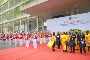 Trường Victoria School, năm học đầu tiên với mô hình Happy School 
