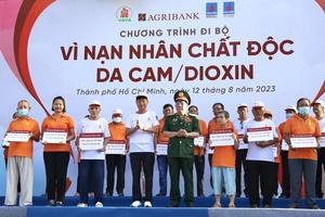 Agribank đồng hành chương trình vì nạn nhân chất độc màu da cam