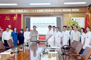 Chủ tịch Quốc hội Vương Đình Huệ thăm, động viên các nạn nhân vụ cháy chung cư mini tại Hà Nội