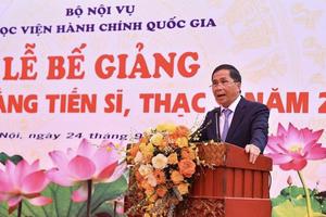 Gần 330 tân tiến sĩ, thạc sĩ nhận bằng tốt nghiệp 