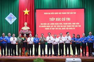 Thủ tướng Phạm Minh Chính tiếp xúc cử tri Cần Thơ