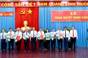 An Giang: Trao quyết định cán bộ thuộc diện Ban Thường vụ Tỉnh ủy quản lý