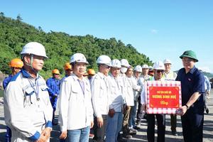 Chủ tịch Quốc hội Vương Đình Huệ thăm Dự án Cảng Liên Chiểu