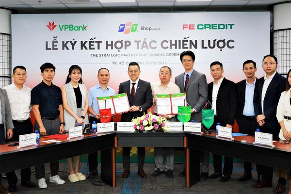 FE CREDIT CẢNH BÁO MẠO DANH NHÂN VIÊN TÀI CHÍNH
