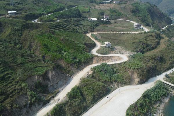 Hà Giang: Nhiều nhà thầu “độc diễn” với tỷ lệ tiết kiệm thấp