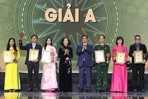 Giải búa liềm vàng là diễn đàn thể hiện niềm tin của Nhân dân, thực tiễn hoạt động phong phú của Đảng ta(*)