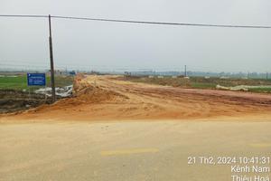 Công ty CP Điện lực LYCOGI 16 vi phạm hành lang an toàn giao thông