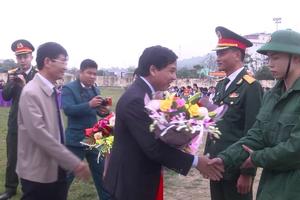 Thanh niên hồ hởi, trách nhiệm lên đường tòng quân