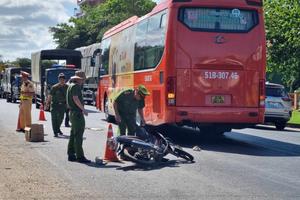 Bắt tạm giam tài xế ô tô gây tai nạn khiến 2 học sinh tử vong