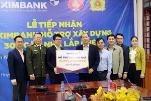 Eximbank trao tặng nhà lắp ghép cho 300 hộ nghèo tại Nghệ An