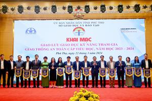 Giao lưu giáo dục kỹ năng tham gia giao thông an toàn dành cho học sinh tiểu học