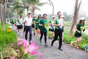 Tiếp tục đóng góp cho quỹ “Vững tương lai” hỗ trợ học bổng cho học sinh, sinh viên nghèo vượt khó, tài năng