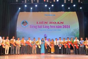 Sôi nổi Liên hoan Tiếng hát Làng Sen mừng sinh nhật Bác