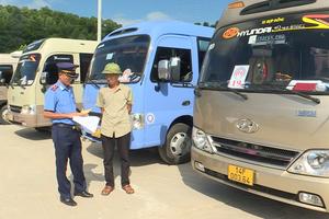Quảng Ninh: Đặc biệt quan tâm kiểm tra, xử lý vi phạm xe ô tô đưa đón học sinh


