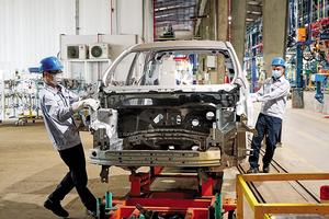 Xin ý kiến tiếp tục giảm lệ phí trước bạ đối với ô tô sản xuất, lắp ráp trong nước