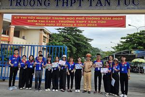 Công an TP Hồ Chí Minh “tiếp sức”, đồng hành cùng các sĩ tử đi thi